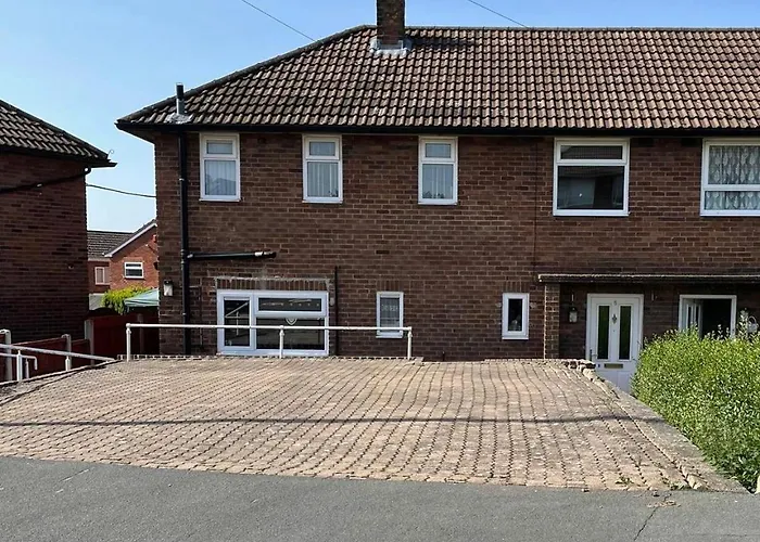 8 Pickering Road